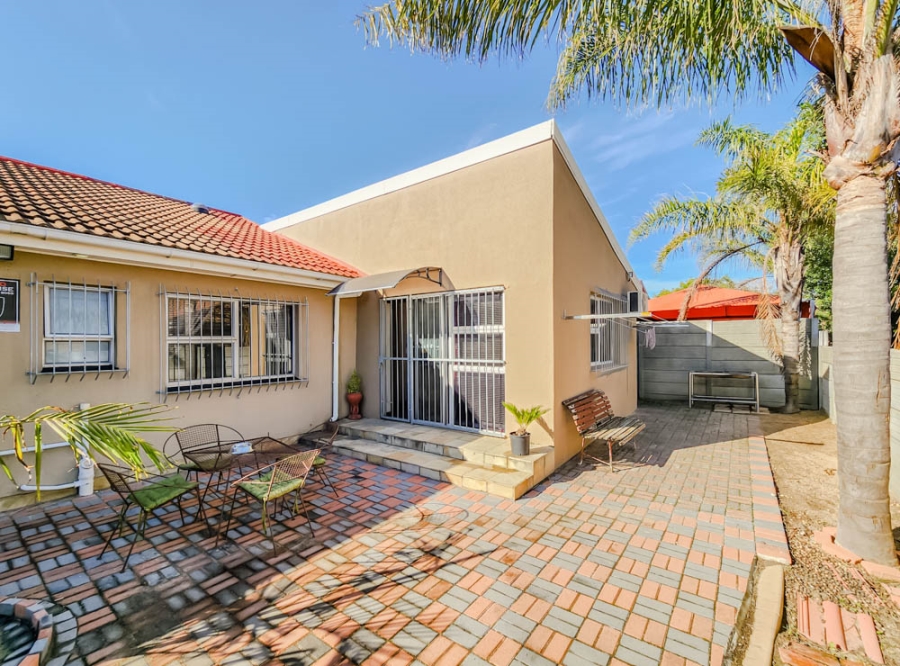 4 Bedroom Property for Sale in Soneike Western Cape